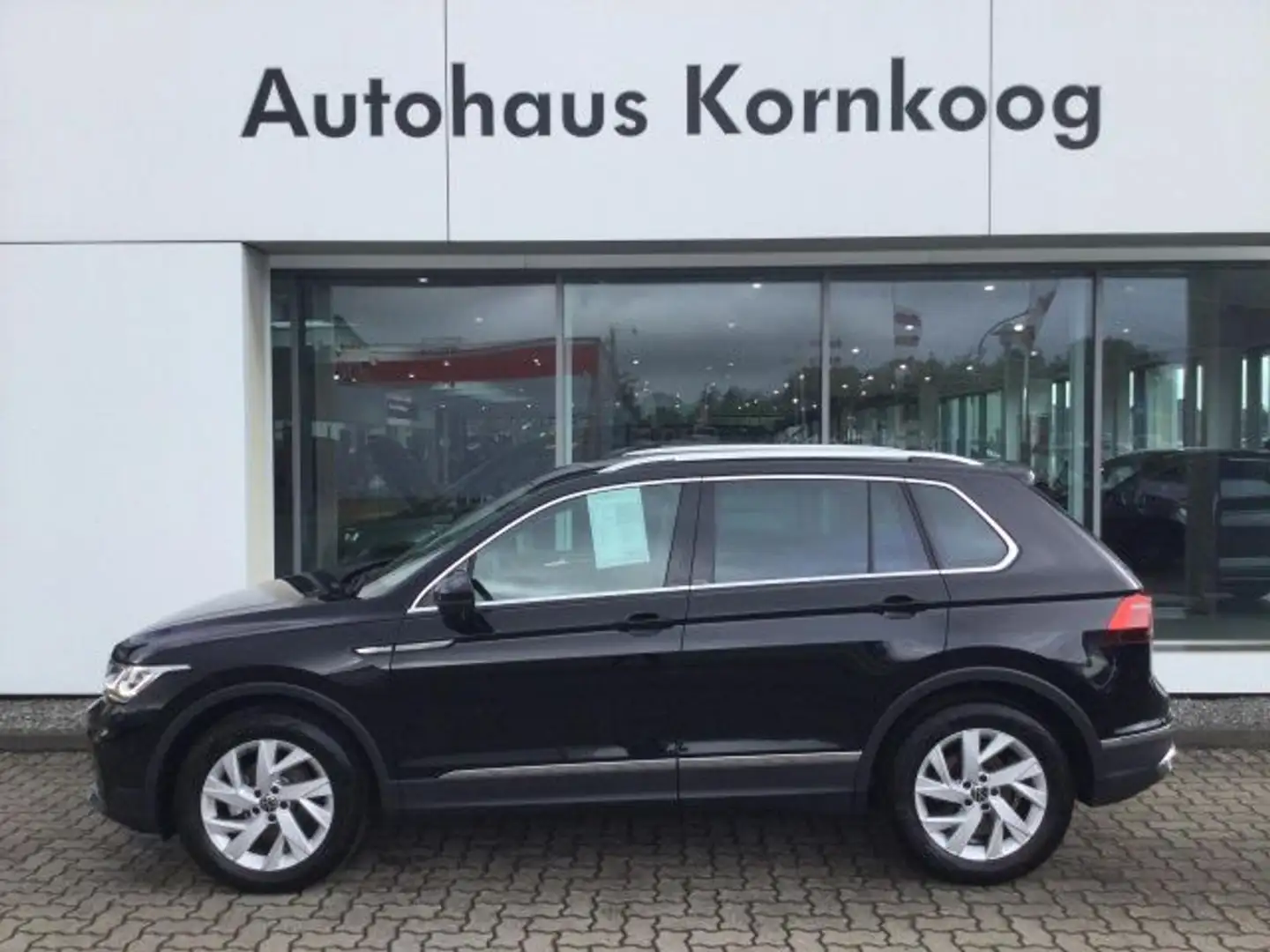 Volkswagen Tiguan 1.5 TSI DSG OPF Elegance LED NAVI APP ACC Schwarz - 1