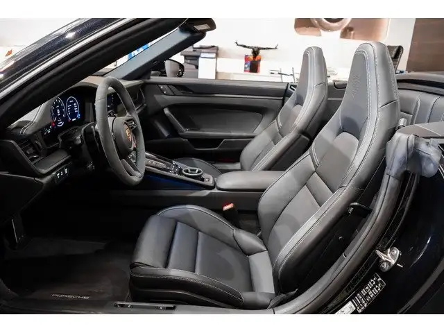Porsche 992 view 7