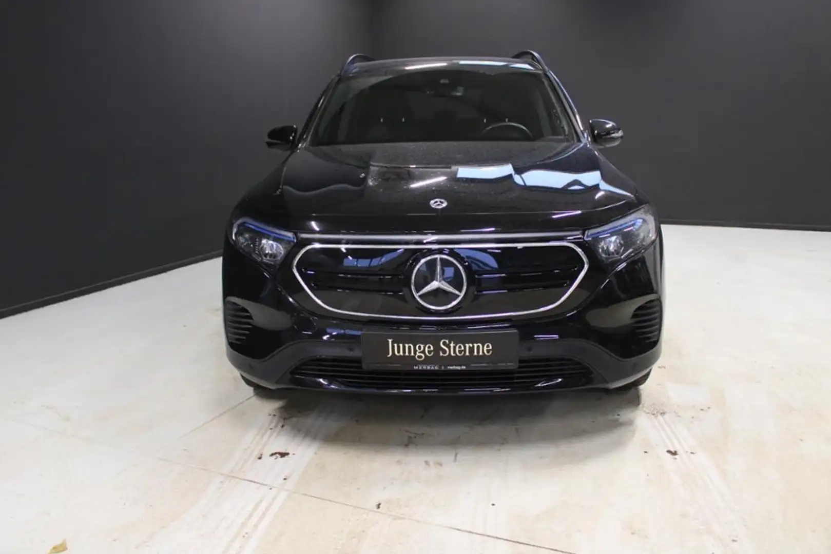 Mercedes-Benz EQB 250 * Schwarz - 2