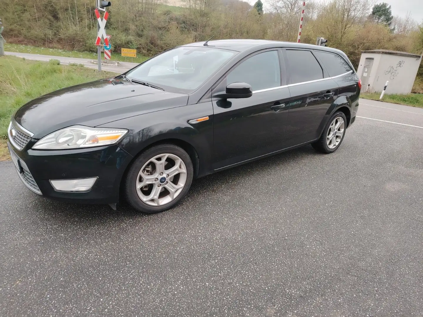 Ford Mondeo Mondeo Turnier Turnier 2.0 Titanium Schwarz - 1