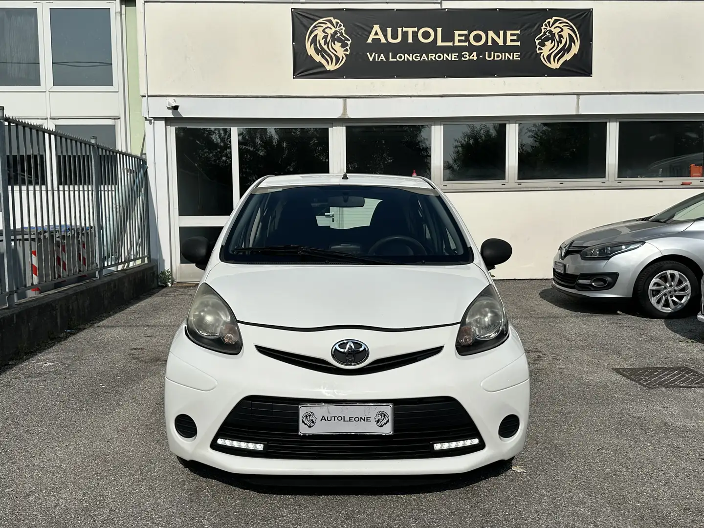 Toyota Aygo 5p 1.0 Lounge connect my14 Bianco - 2
