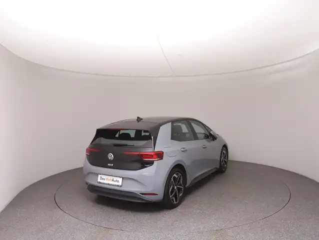 Volkswagen Id.3 view 4