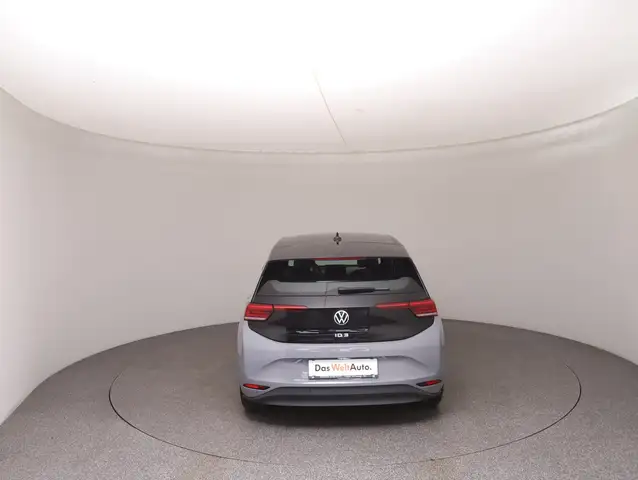 Volkswagen Id.3 view 6