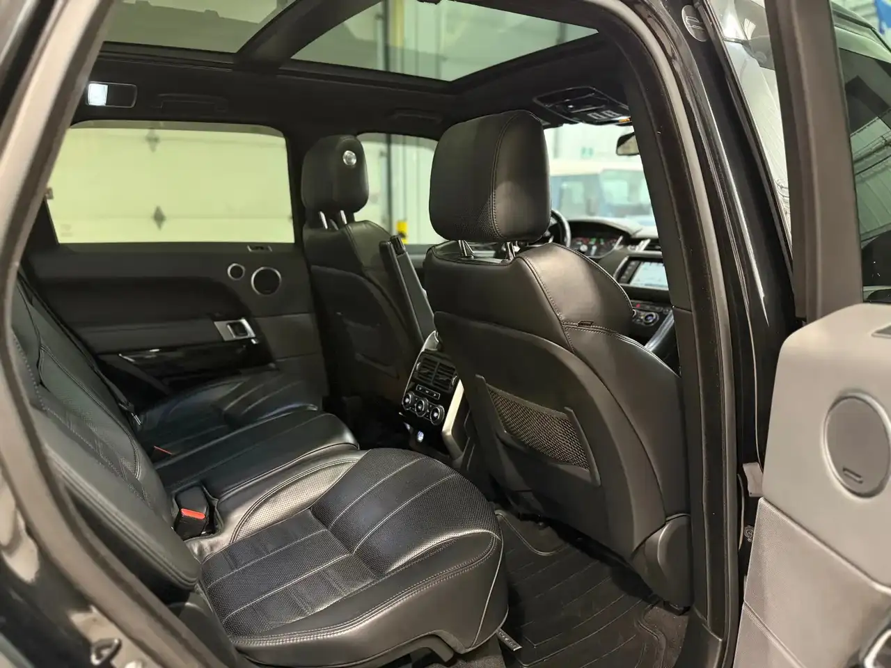 Land Rover Range Rover Sport снимка Land Rover Range Rover Sport