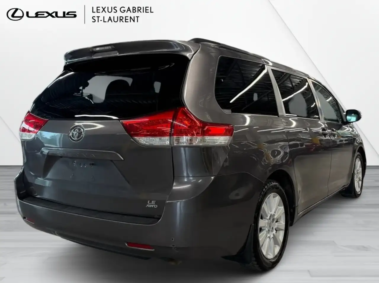 Toyota Sienna снимка Toyota Sienna
