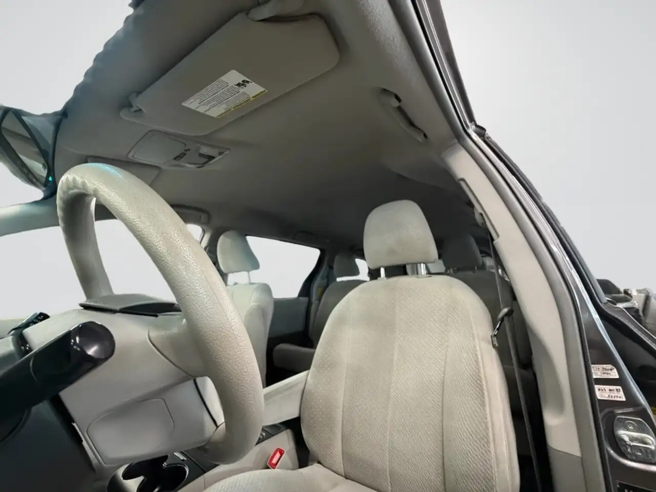 Toyota Sienna снимка Toyota Sienna