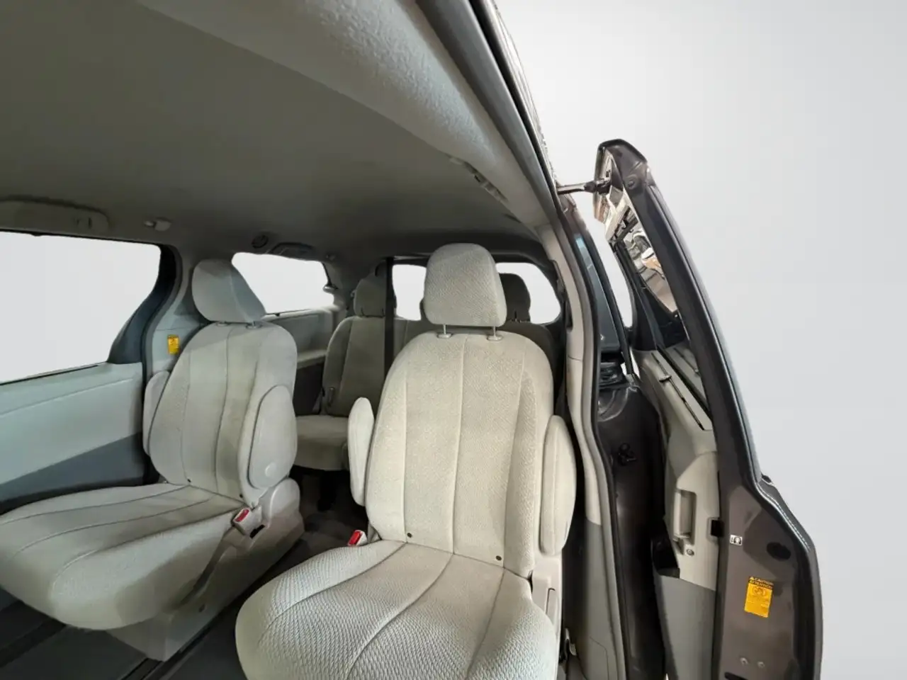 Toyota Sienna снимка Toyota Sienna