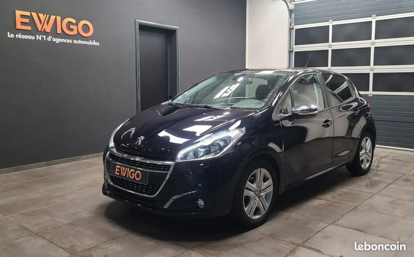 Peugeot 208 1.2 PURETECH 80ch SIGNATURE Bleu - 1