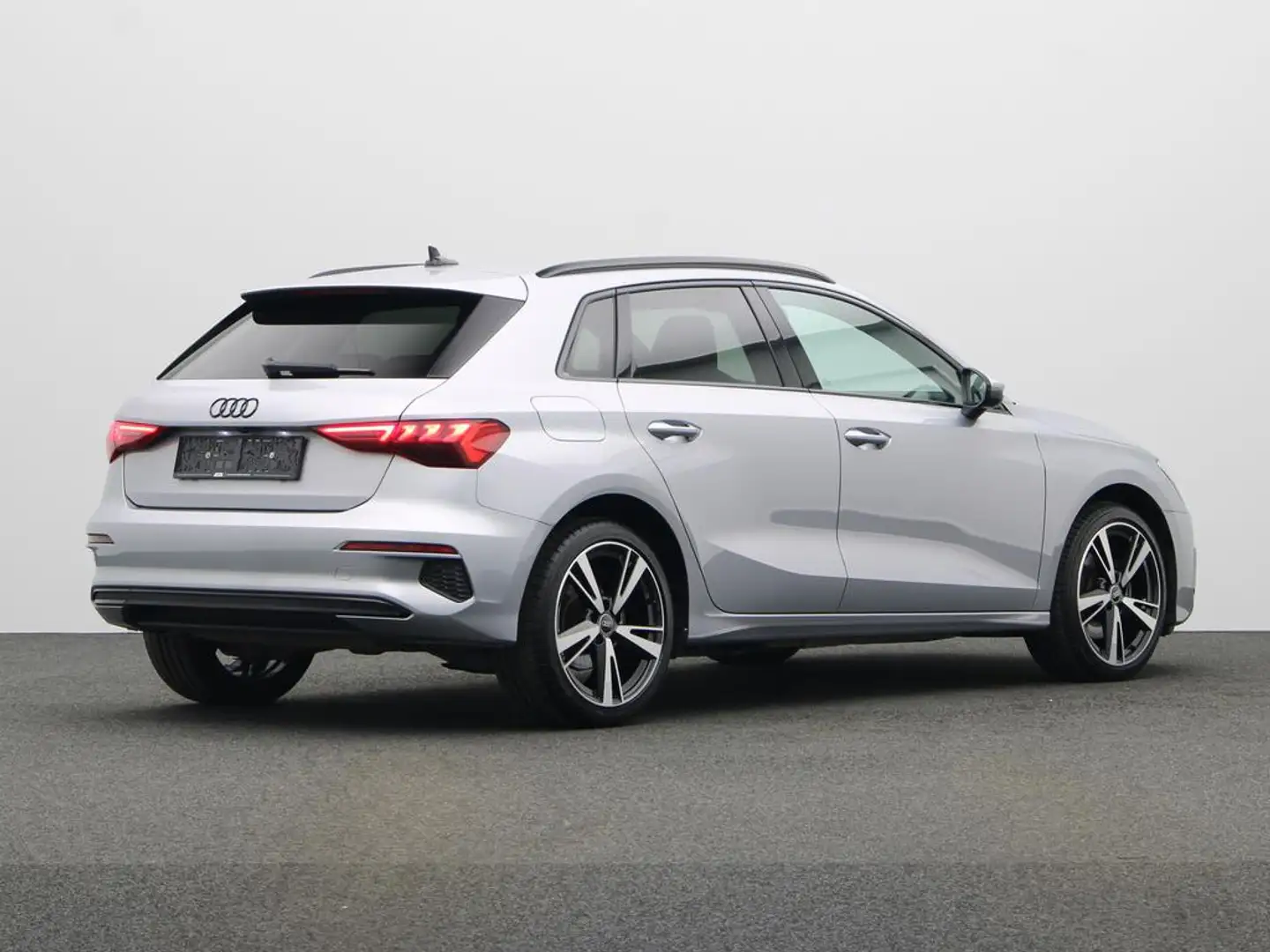 Audi A3 Sportback S-line 40 TFSIe tronic 204 pk PLUG-IN HYBRIDE Gris - 2