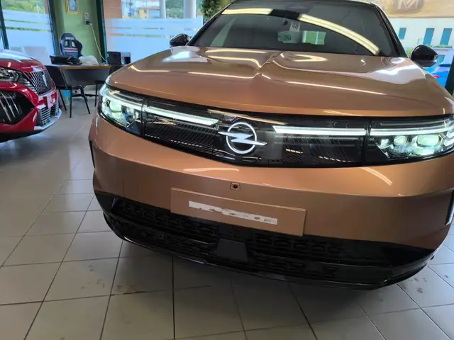 Opel Grandland view 3