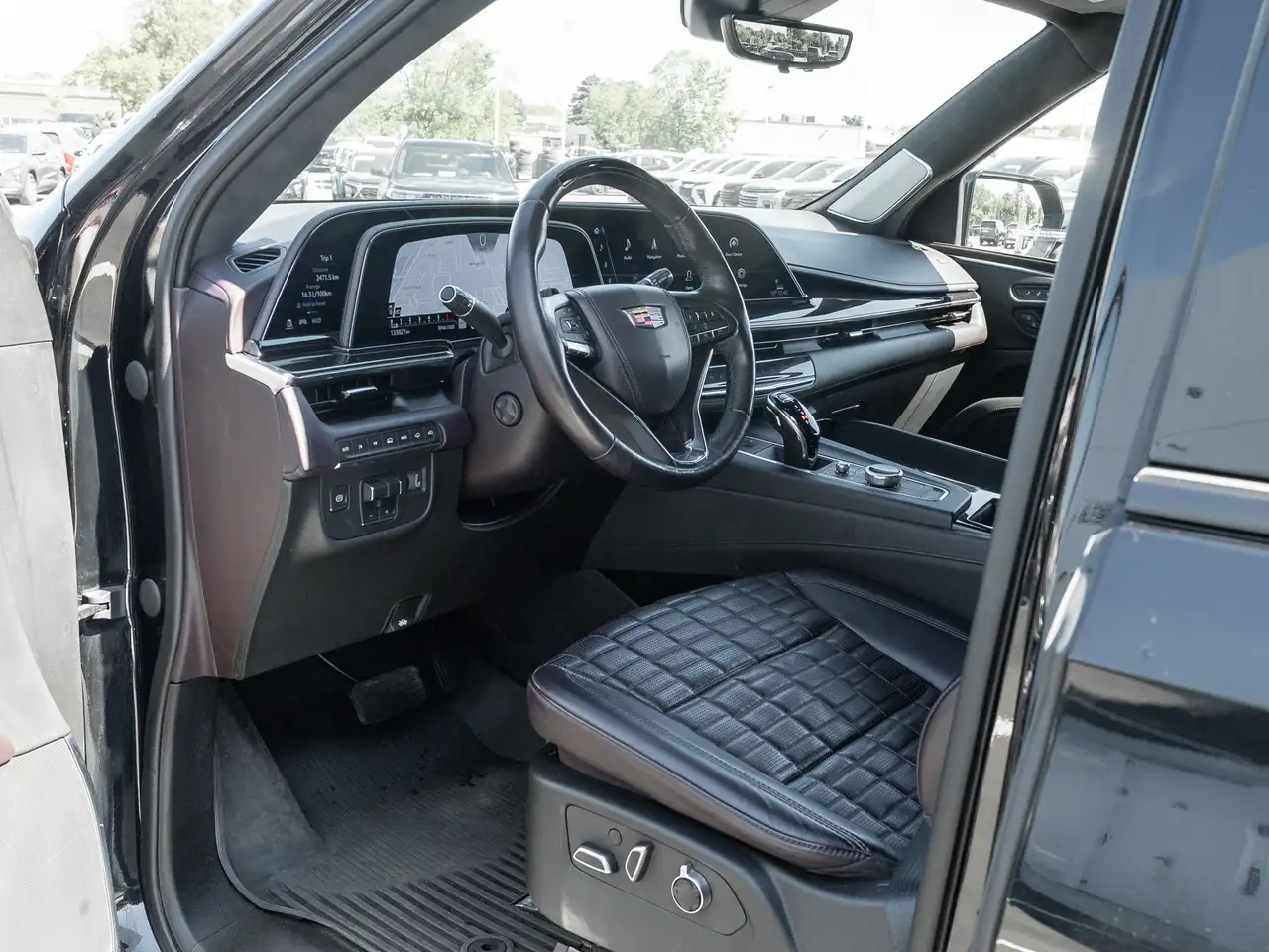 Cadillac Escalade photo Cadillac Escalade