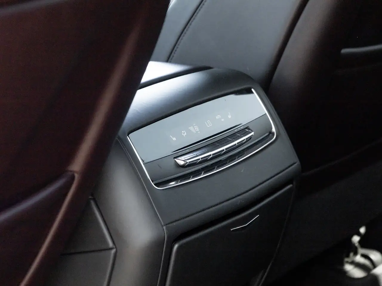 Cadillac Escalade photo Cadillac Escalade