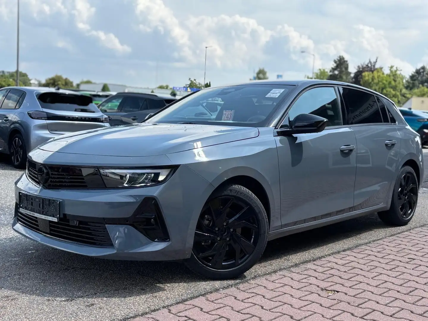 Opel Astra 5-Türer GS 1.2 Turbo S/S AT8 *SHZ*LHZ*PDC* Szary - 2