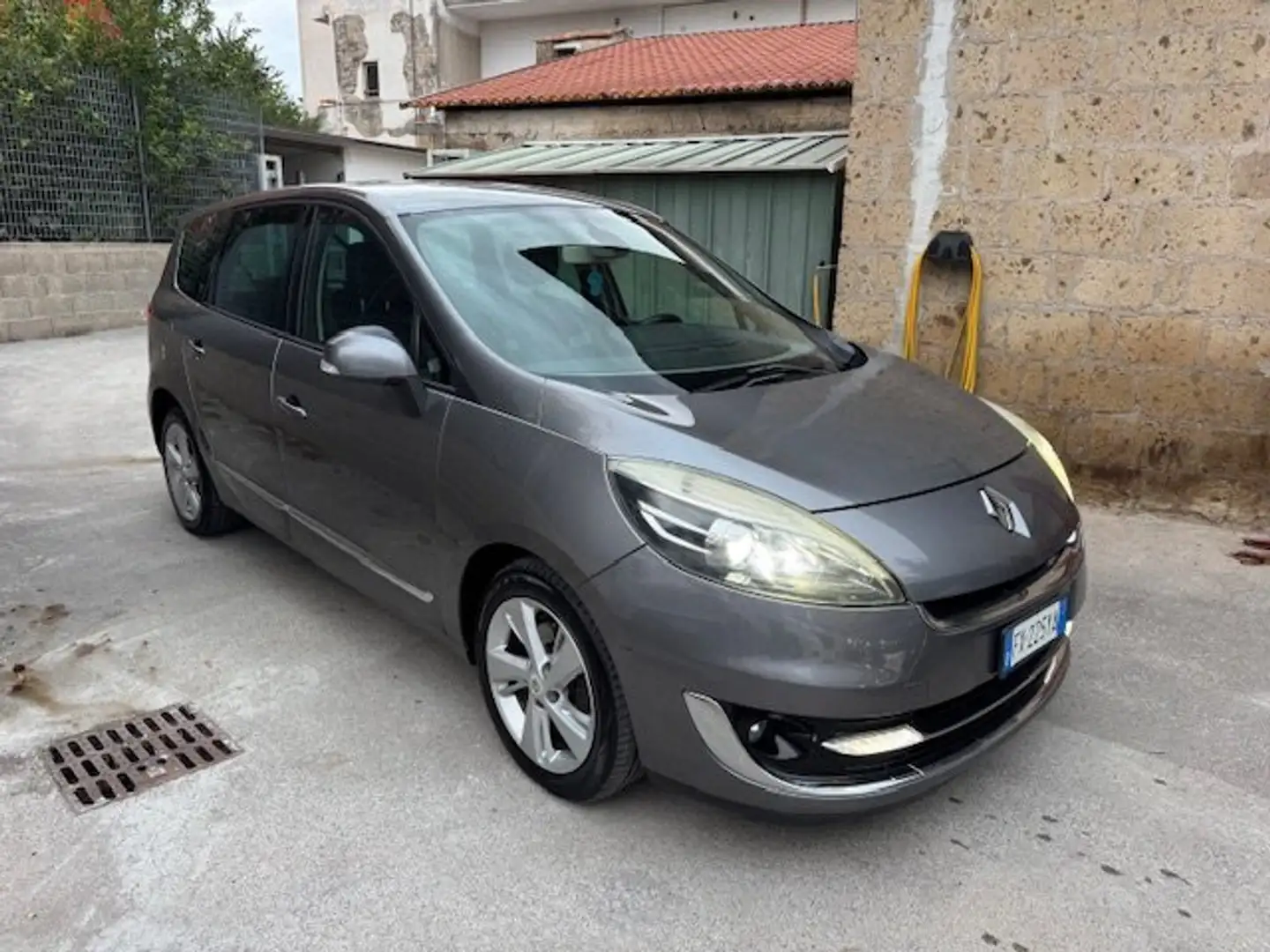 Renault Scenic Scenic 1.6 dci Live s Brun - 2