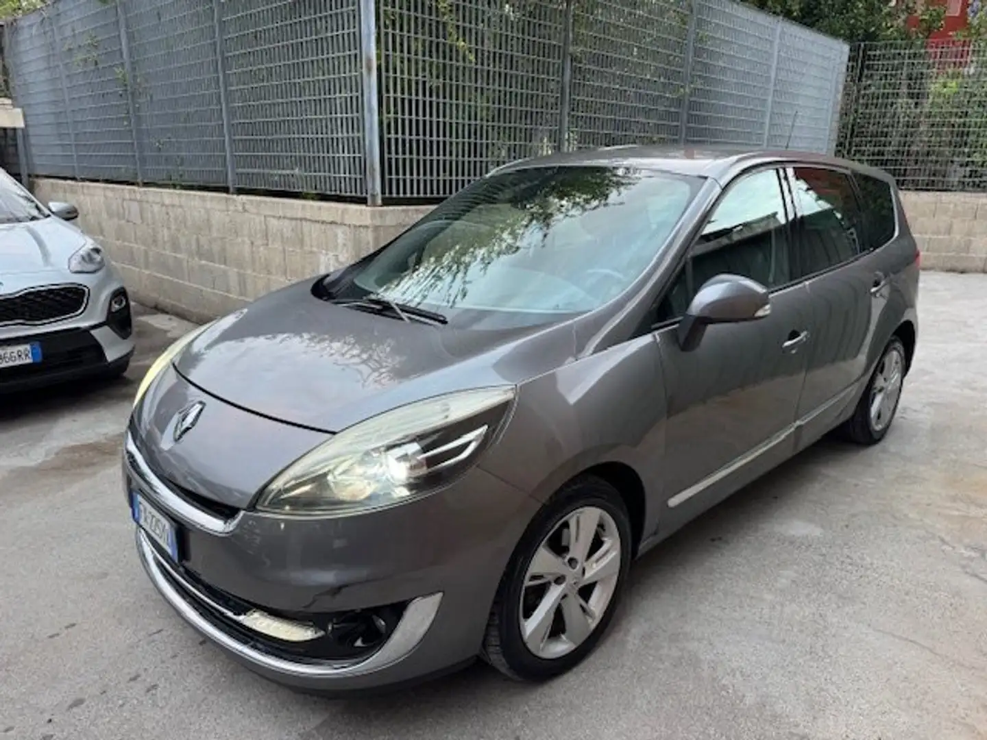 Renault Scenic Scenic 1.6 dci Live s Brun - 1