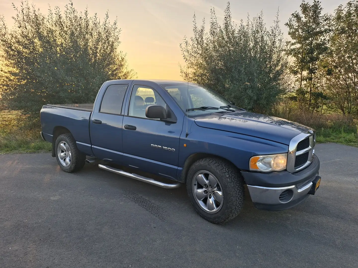 Dodge RAM 1500 4,7L V8 Niebieski - 2