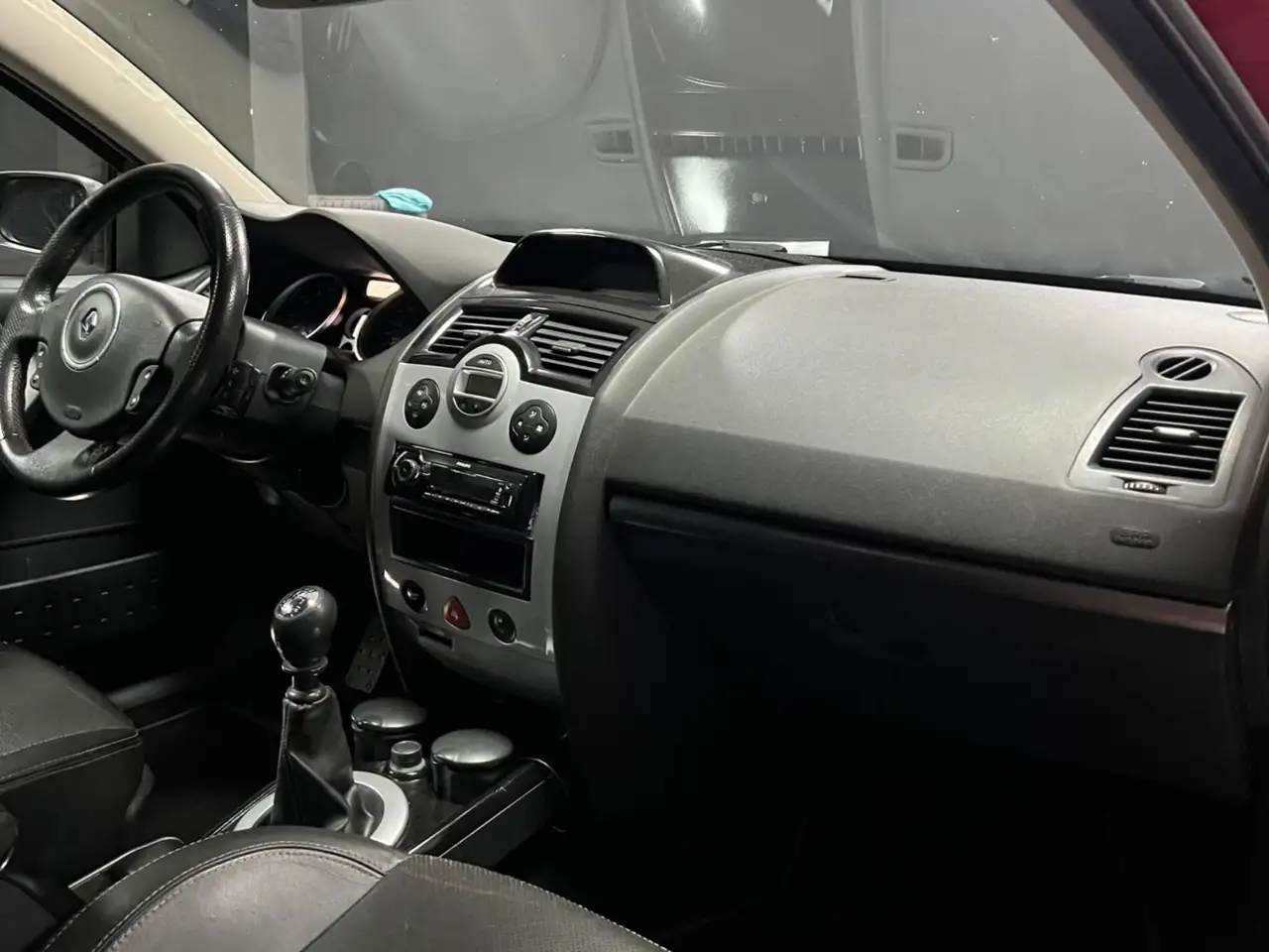 Renault Megane Citadine 3 portes — photo 8