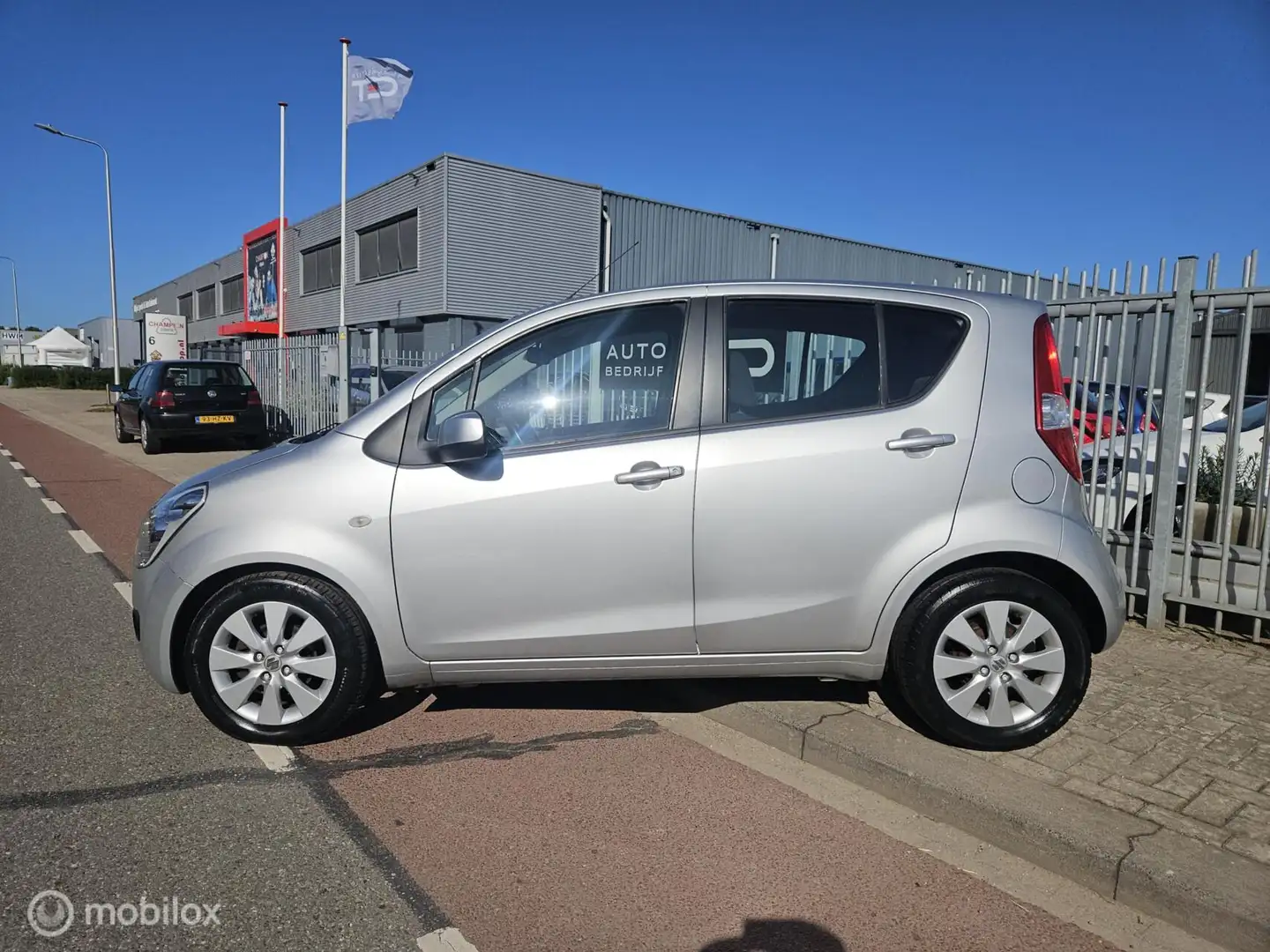 Suzuki Splash 1.0 Trend Grijs - 2