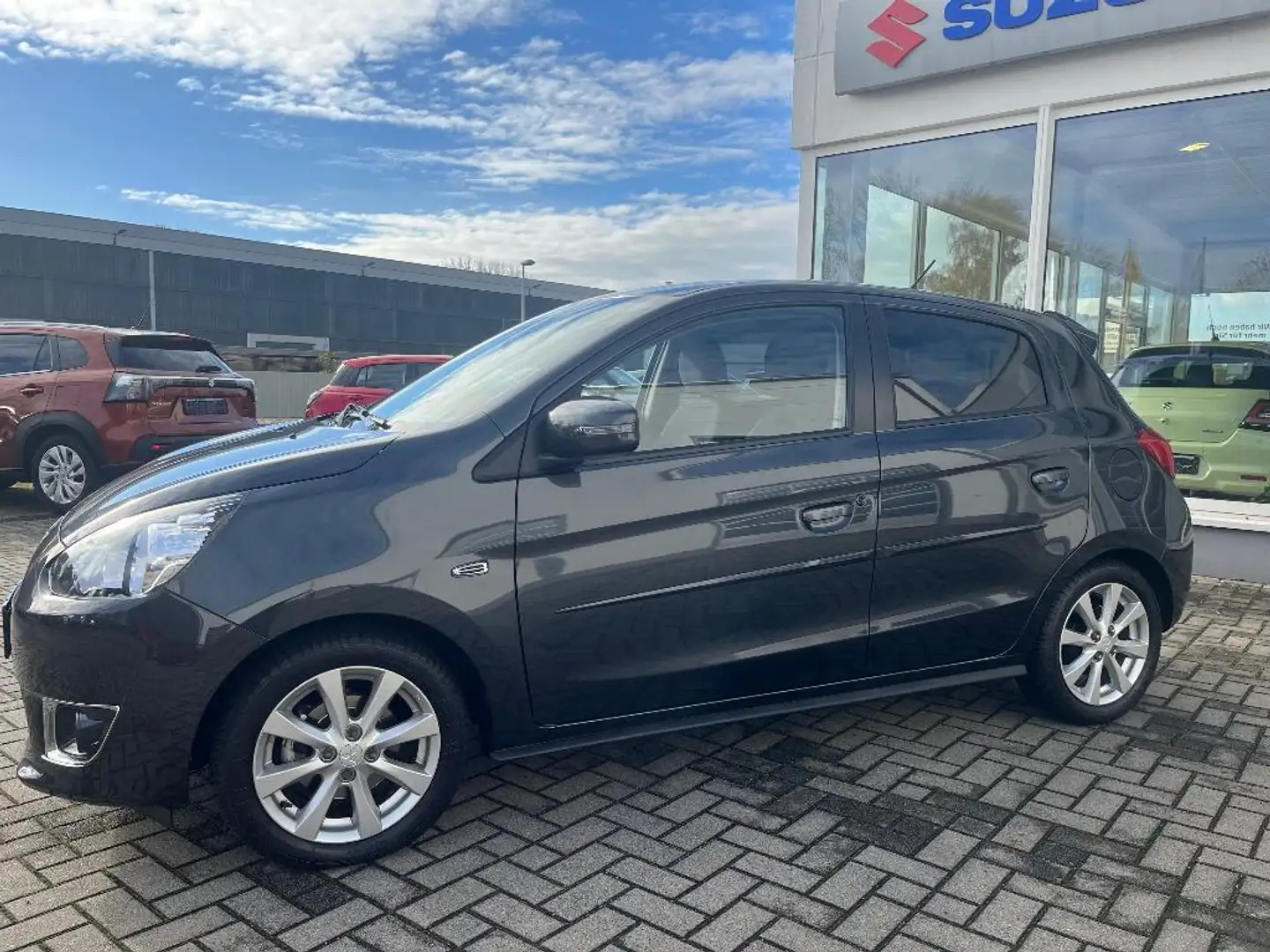 Mitsubishi Space Star 1,2 Top CVT wenig Kilometer Grau - 2