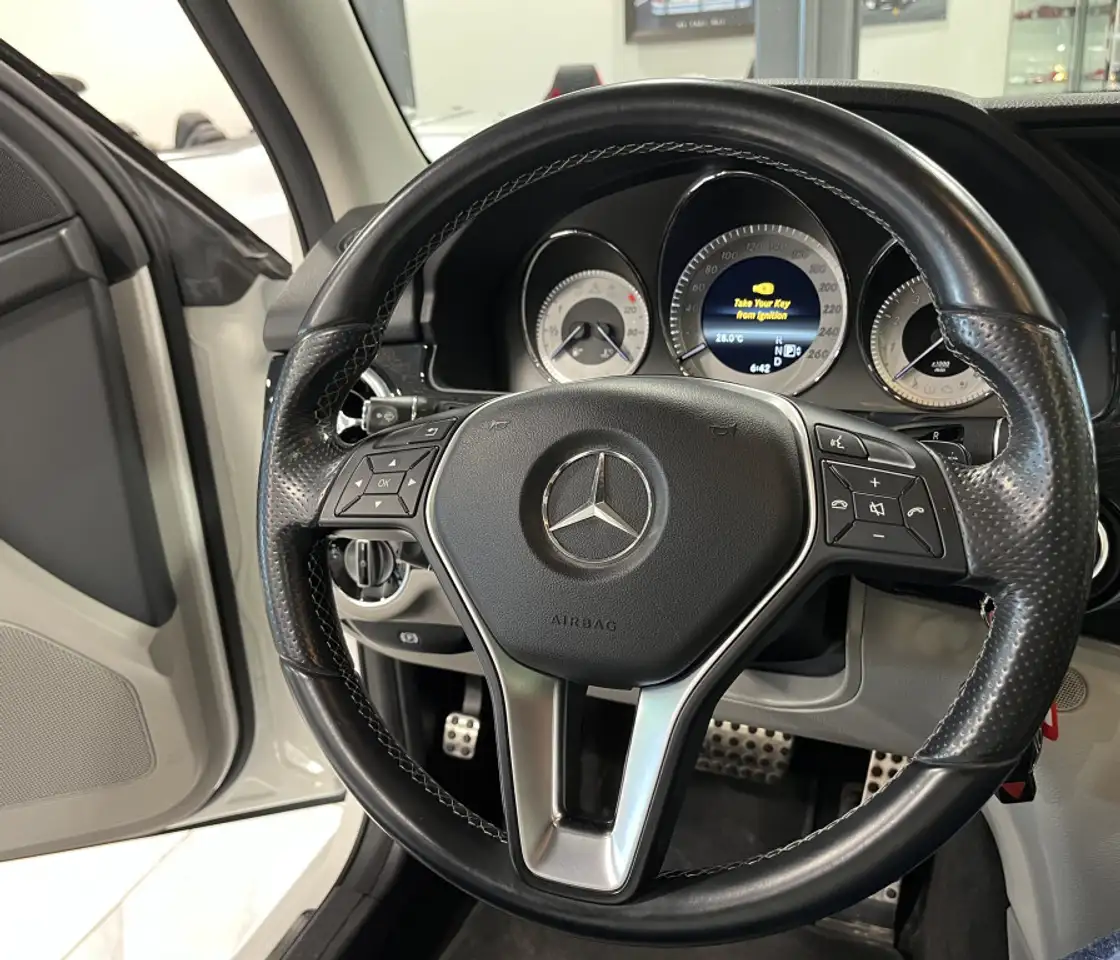 Mercedes-Benz GLK-Class снимка Mercedes-Benz GLK-Class