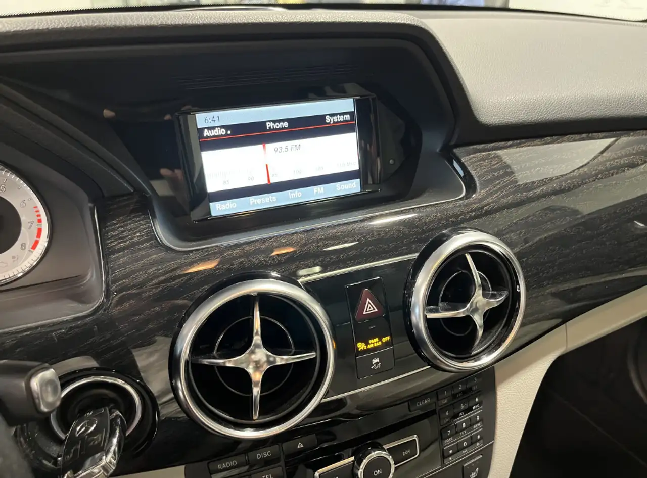 Mercedes-Benz GLK-Class снимка Mercedes-Benz GLK-Class