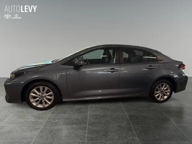 Toyota Corolla view 3