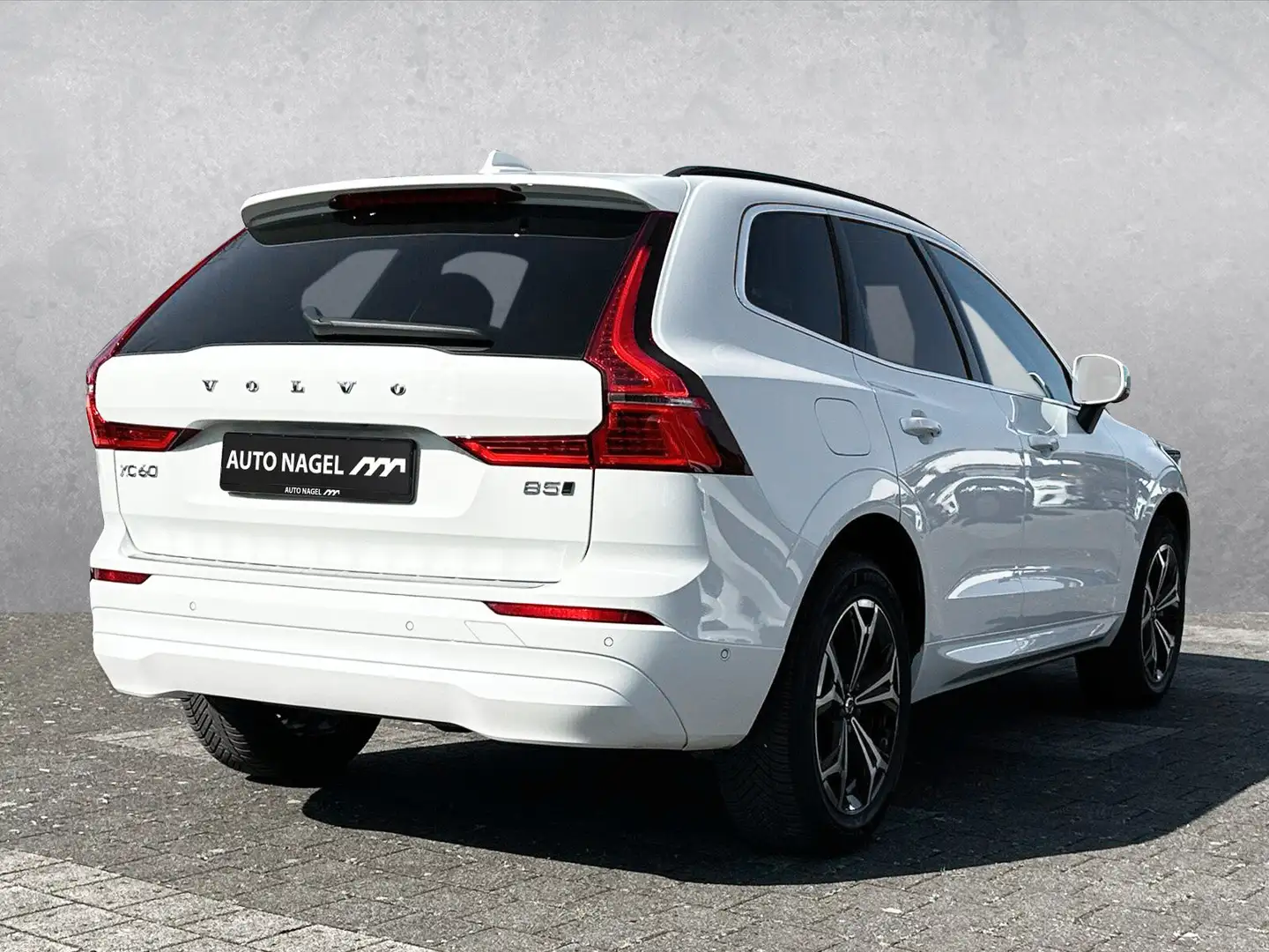 Volvo XC60 B5 Diesel AWD Momentum Pro 360Kam H&K Standhz. Wit - 2