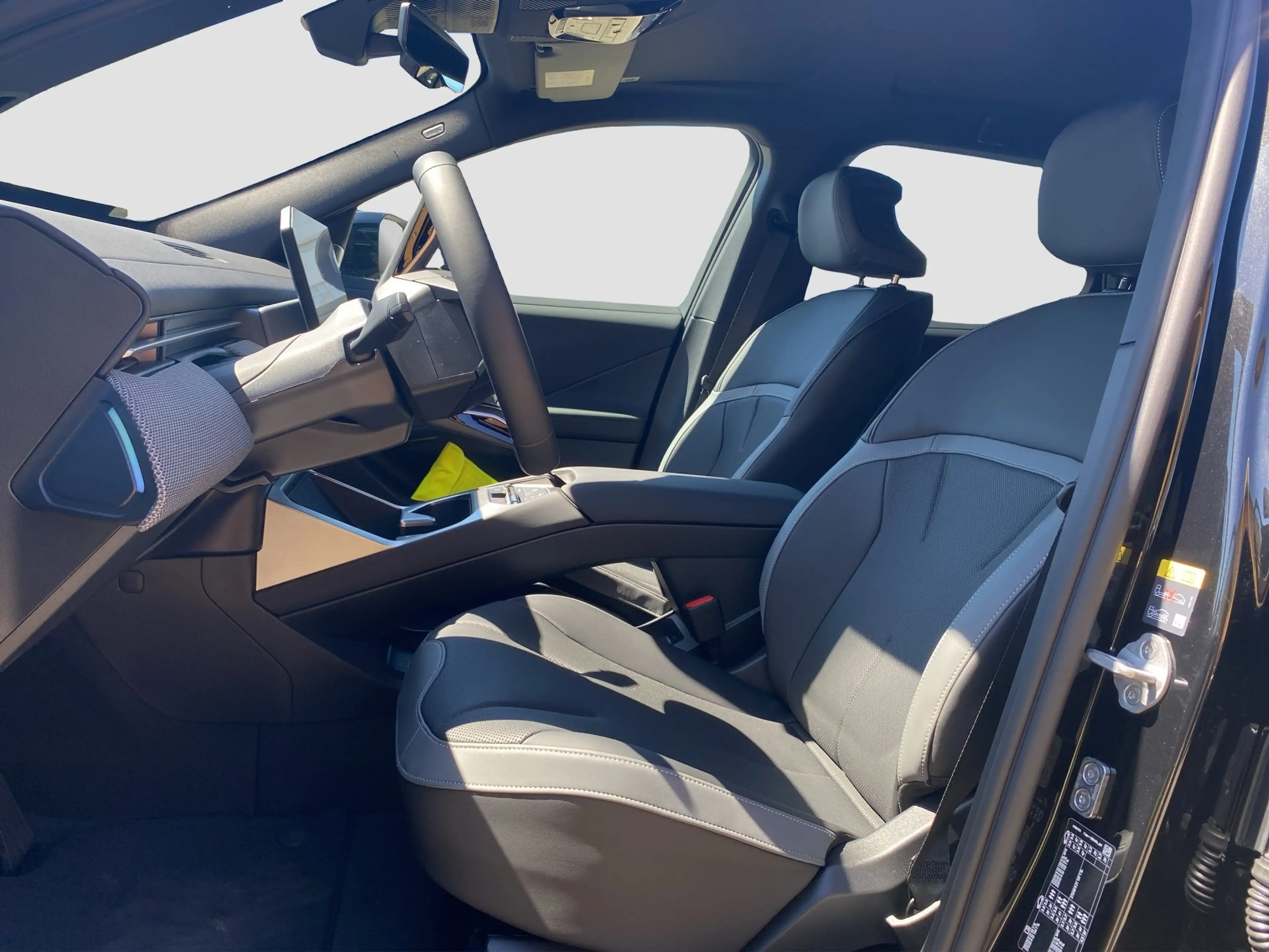 BMW iX3 40 LED DrvAssPlus ACC AHK StHzg 360° H&K Navi — photo 11