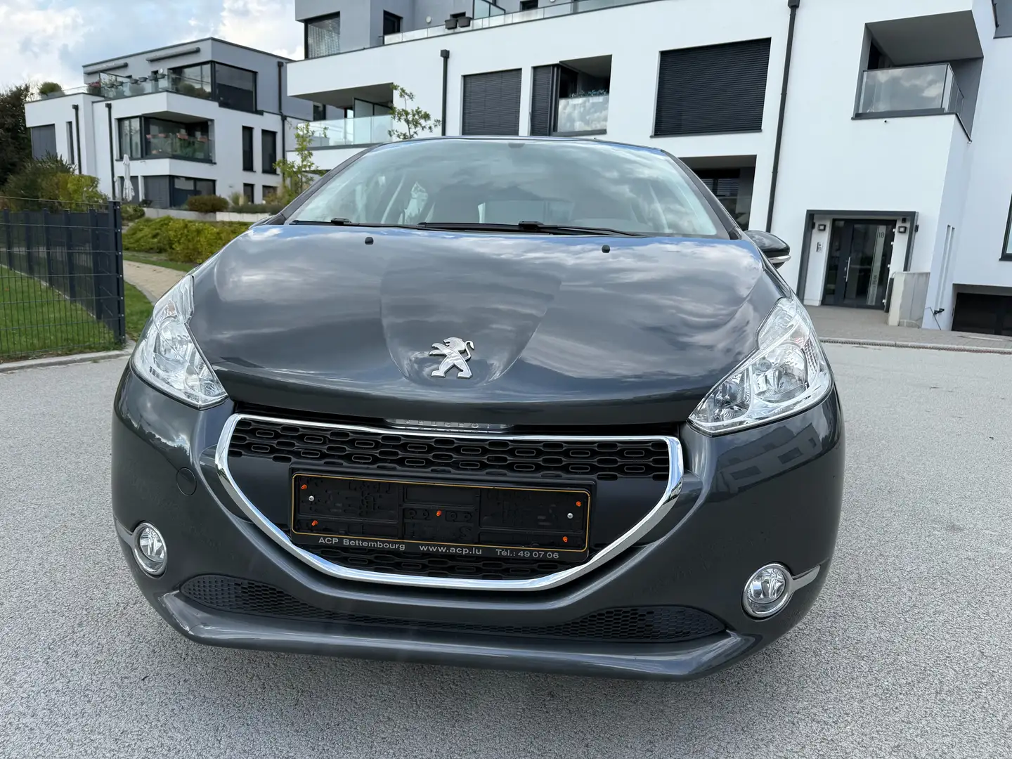 Peugeot 208 208 HDi 68 Access Gris - 2