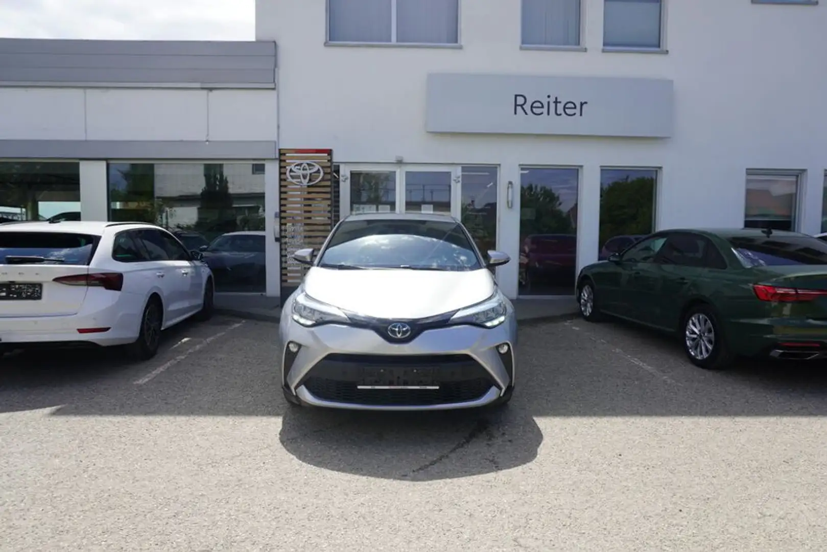 Toyota C-HR 1,8 Hybrid *LED*AHK*SHZ* Grau - 1