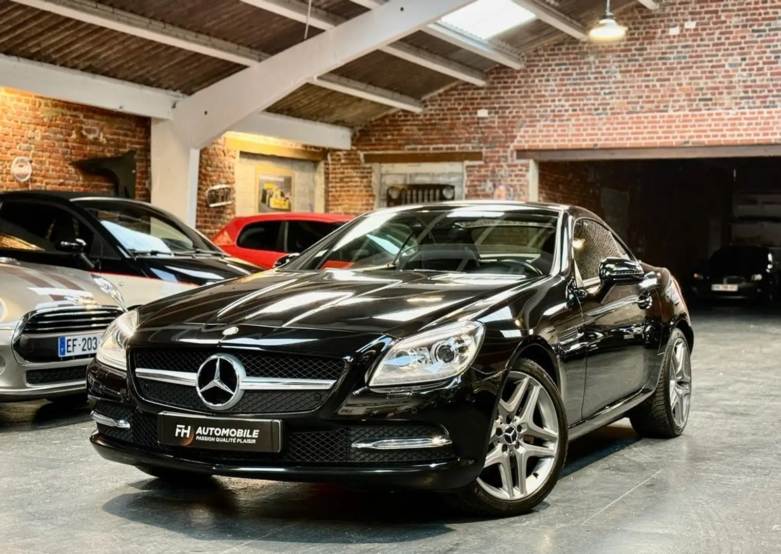 Mercedes-Benz SLK Classe 250 204 ch Historique d’entretien Mercedes État exceptionnel Noir - 1