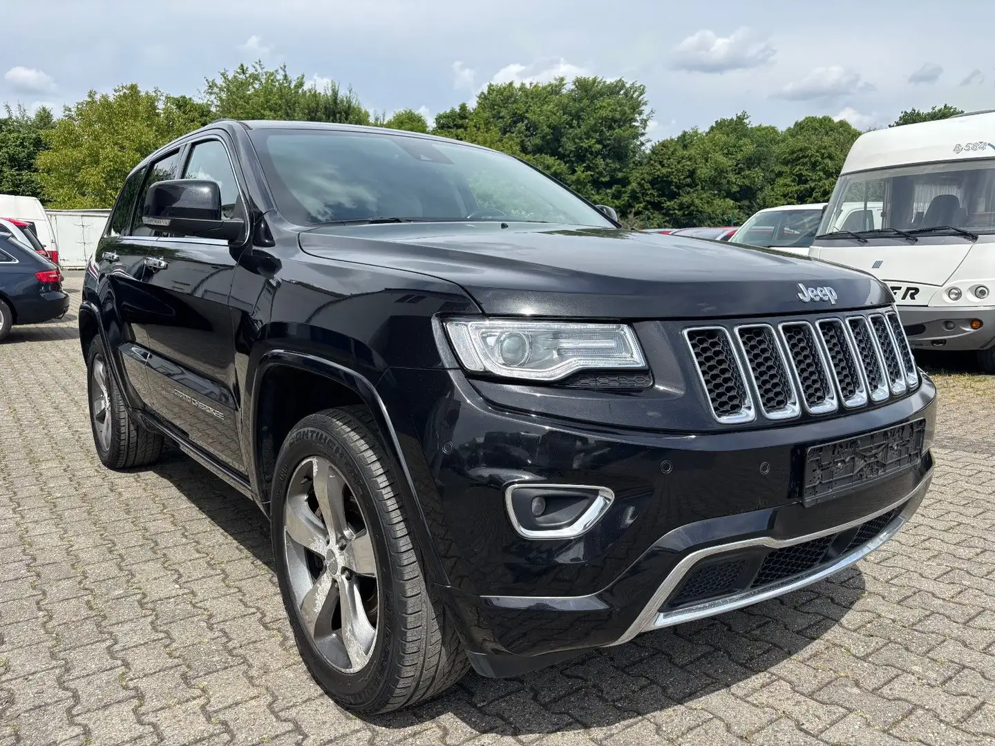 Jeep Grand Cherokee 3.0 CRD Overland AHK/Pano/Webasto Noir - 1