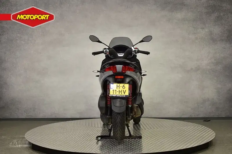 Piaggio MP3 300 - foto 7