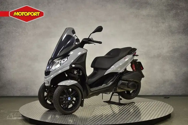 Piaggio MP3 300 - foto 4