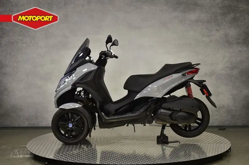 Piaggio MP3 300 - foto 5