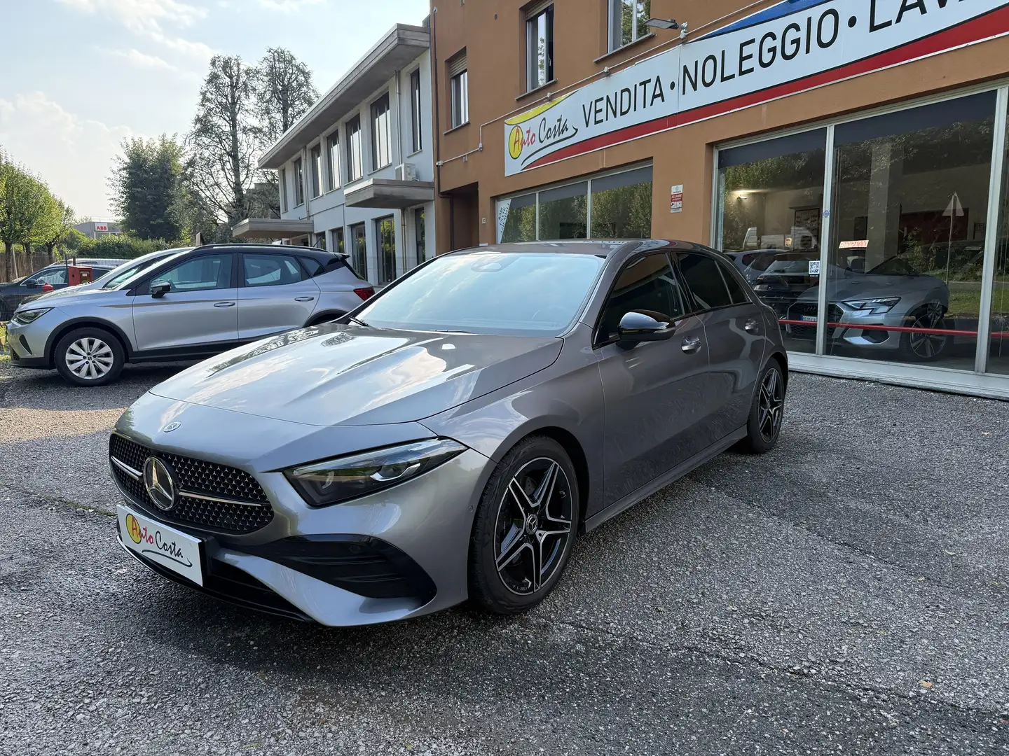 Mercedes-Benz A 220 A 220 AMG Line Premium 4matic / Hybrid auto Grigio - 2