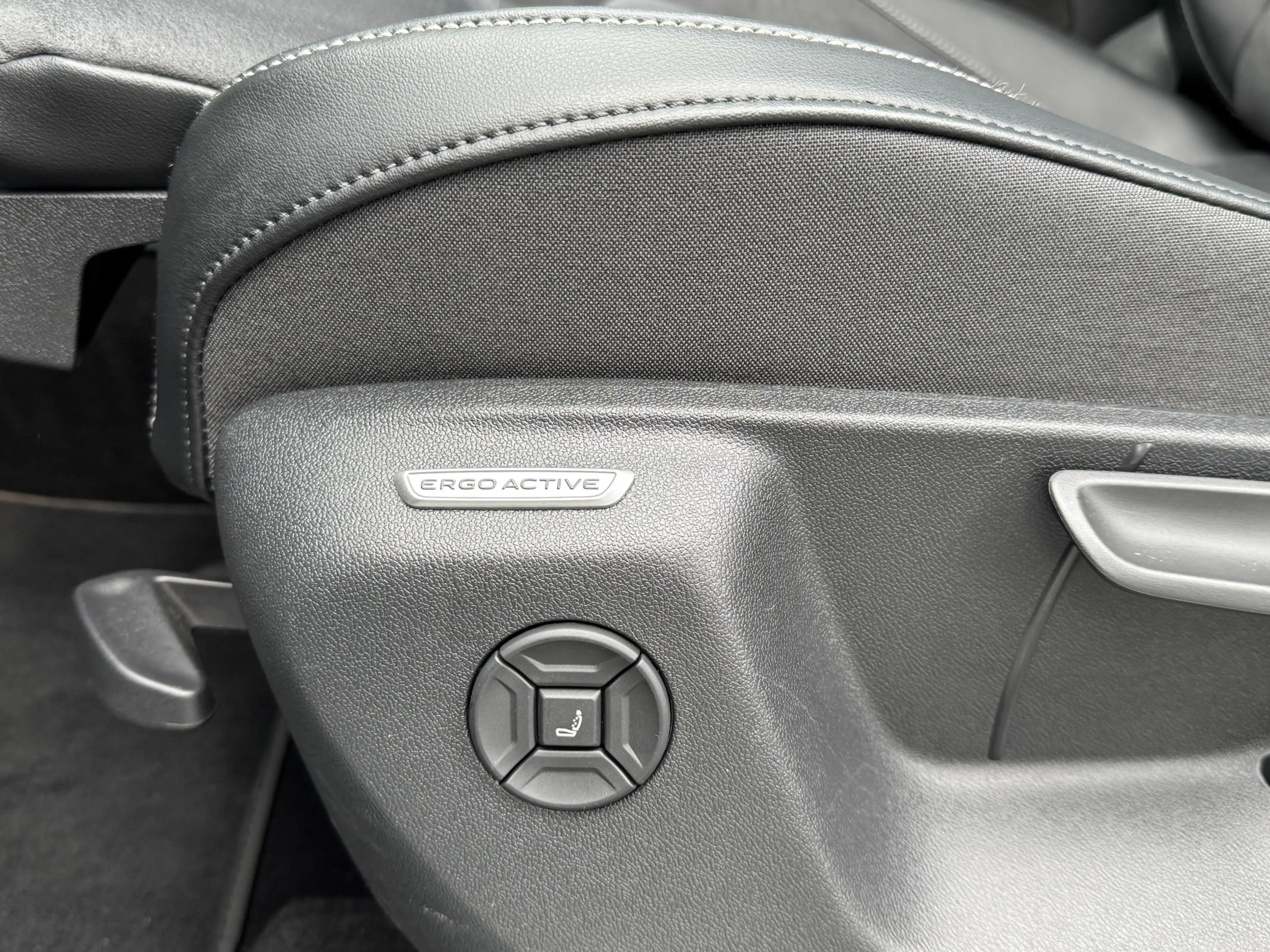 Volkswagen Tayron 1.5 TSI eHybrid 204PK DSG HYBRID ELEGANCE 360°CAME — photo 18