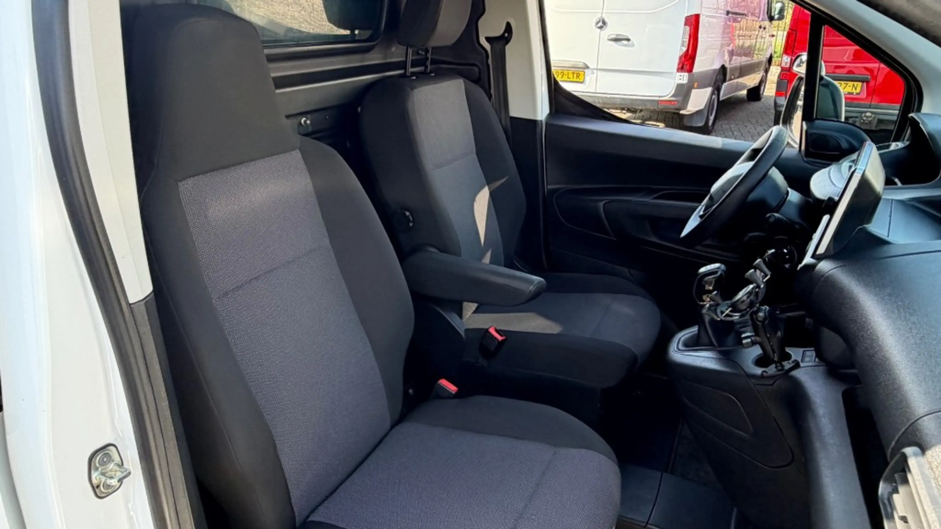 Peugeot Partner 1.5 BLEUHDI 75KW 102PK EURO 6 DISTRIBUTIERIEM VERN — photo 6