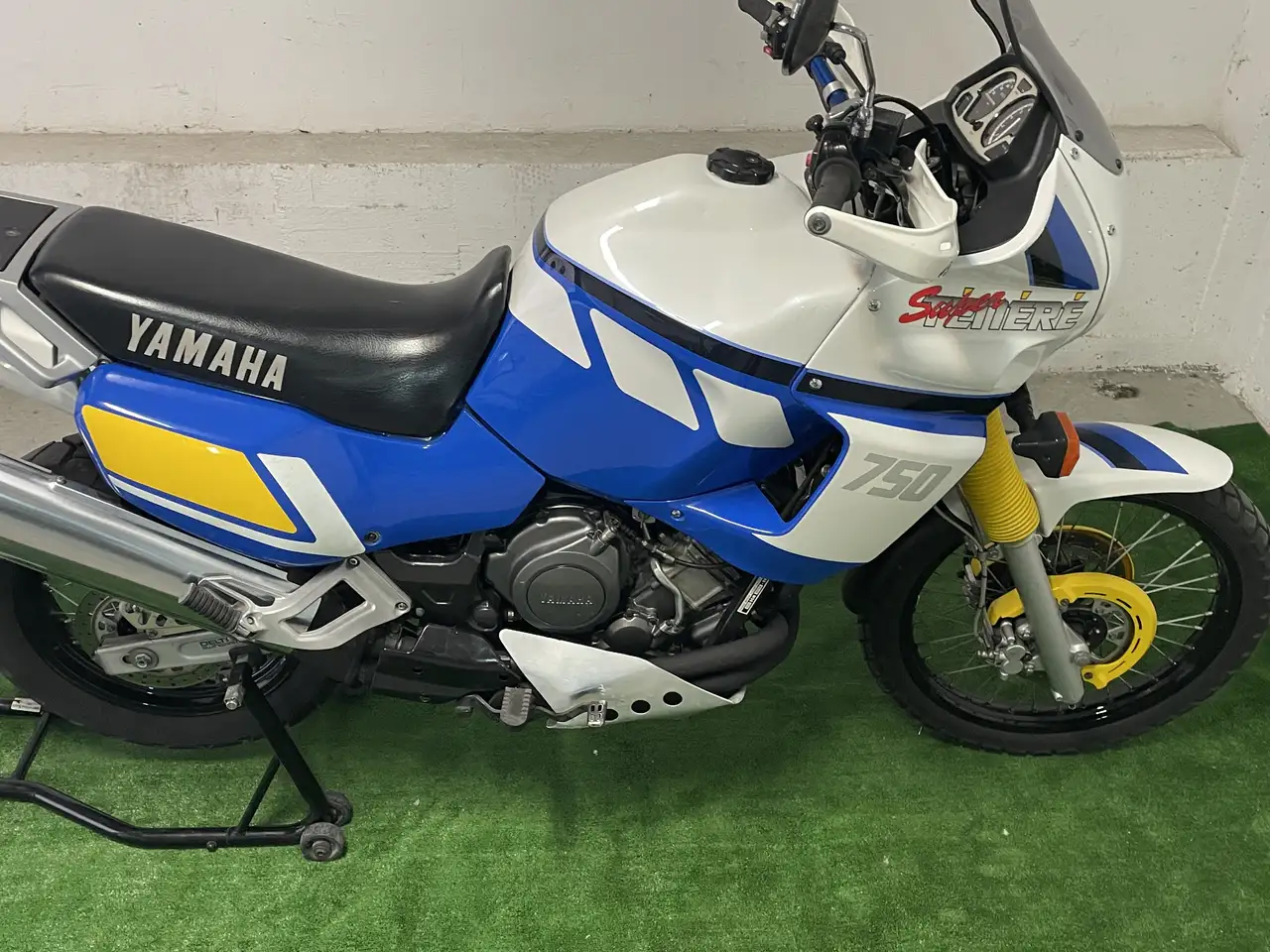 Yamaha XTZ 750
