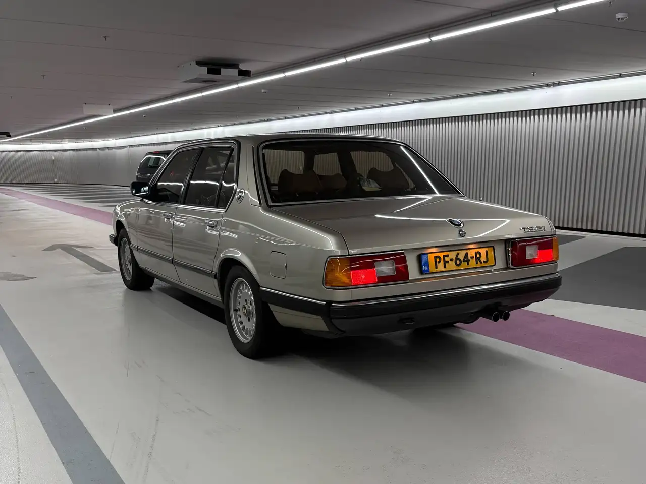BMW 732 i, foto 7