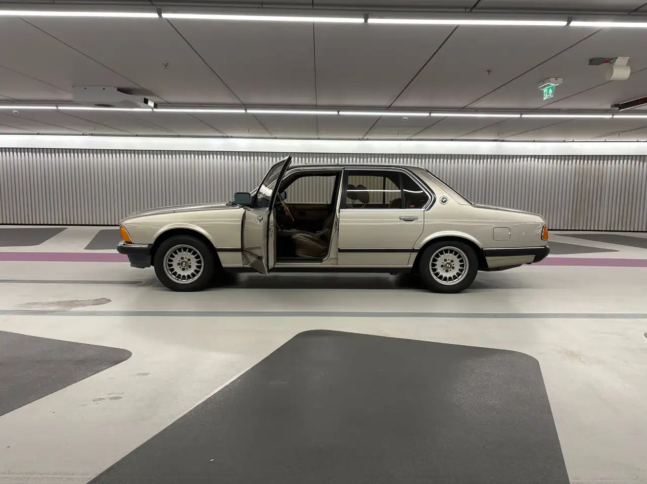 BMW 732 i, foto 5