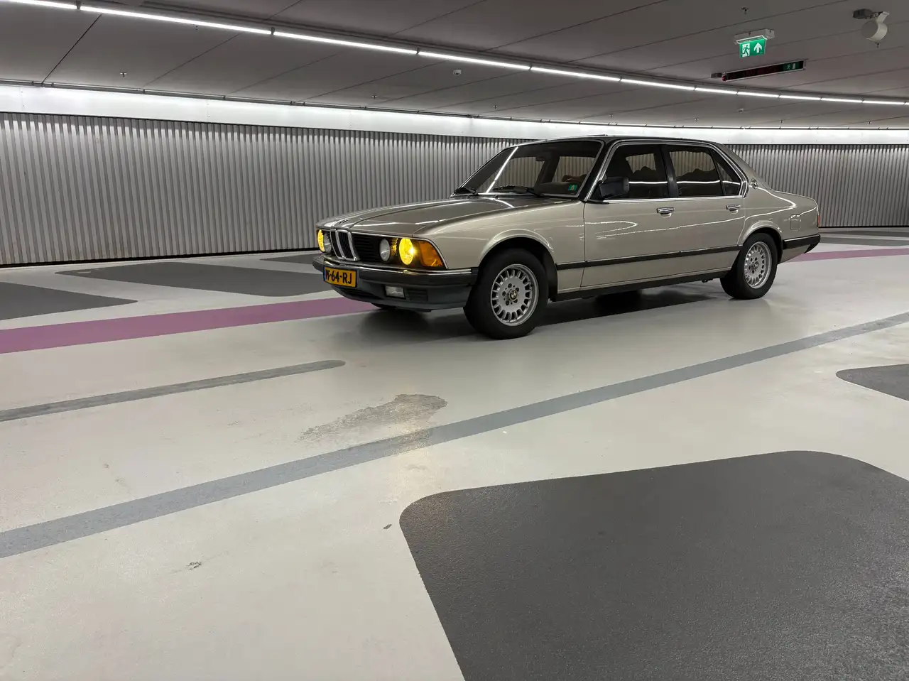 BMW 732 i, foto 4
