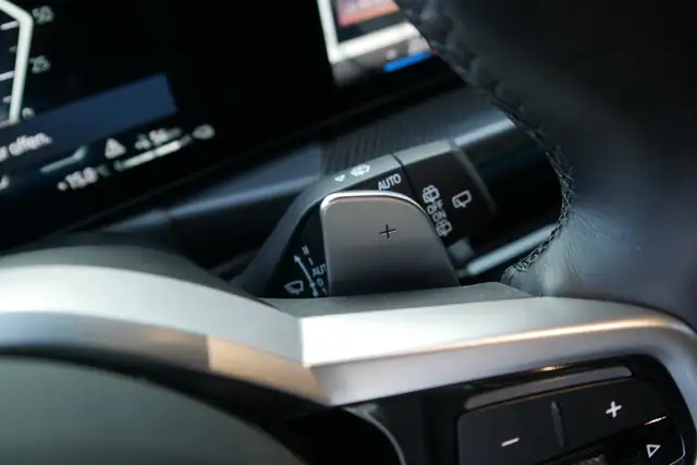 BMW 330 e xDrive *M-Paket Pro/AHK/Paket Care/DA-Prof/360°/Adapt. LED* Ansicht 17