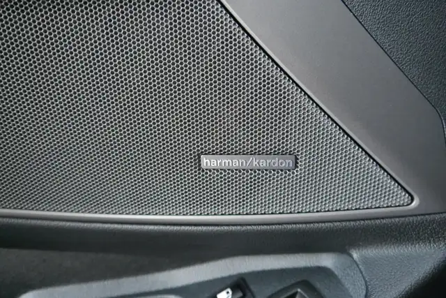 BMW 330 e xDrive *M-Paket Pro/AHK/Paket Care/DA-Prof/360°/Adapt. LED* Ansicht 10