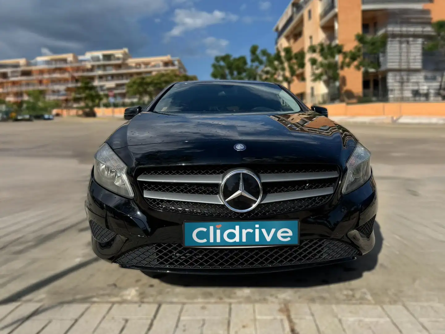 Mercedes-Benz CLA 180 AMG Line Negro - 2
