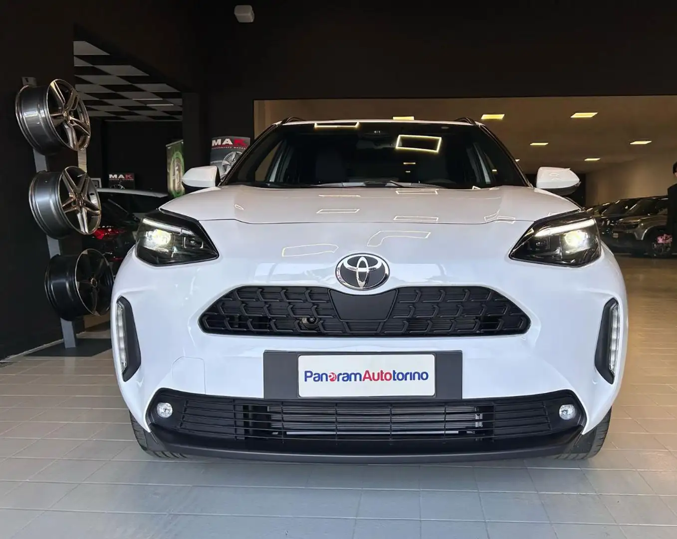 Toyota Yaris Cross 1.5 Hybrid 130 CV 5p.E-CVT Trend km0 Bianco - 2