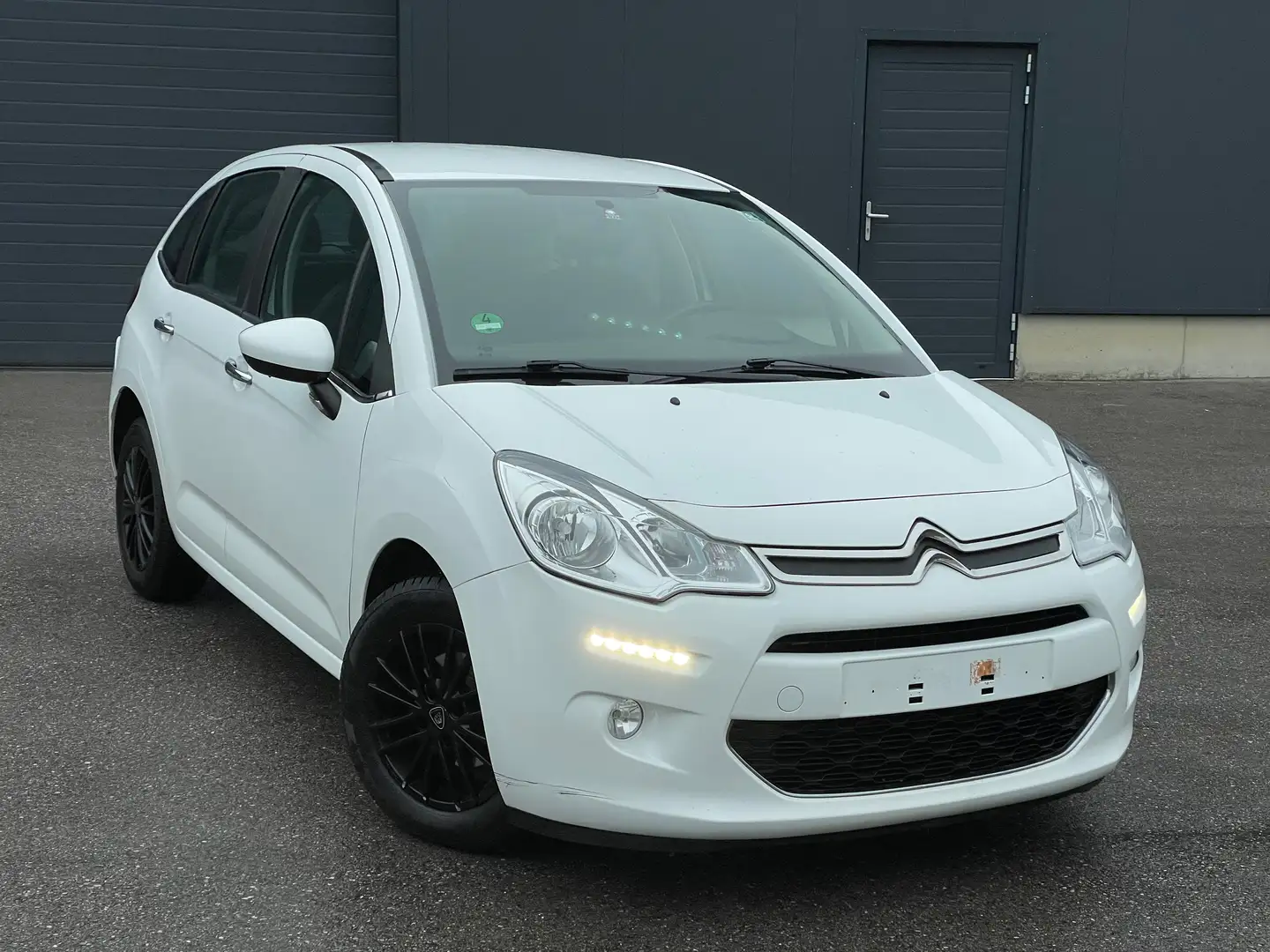 Citroen C3 1.2 Pure Tech Selection 60 KW, Euro-6, Servisheft Weiß - 1