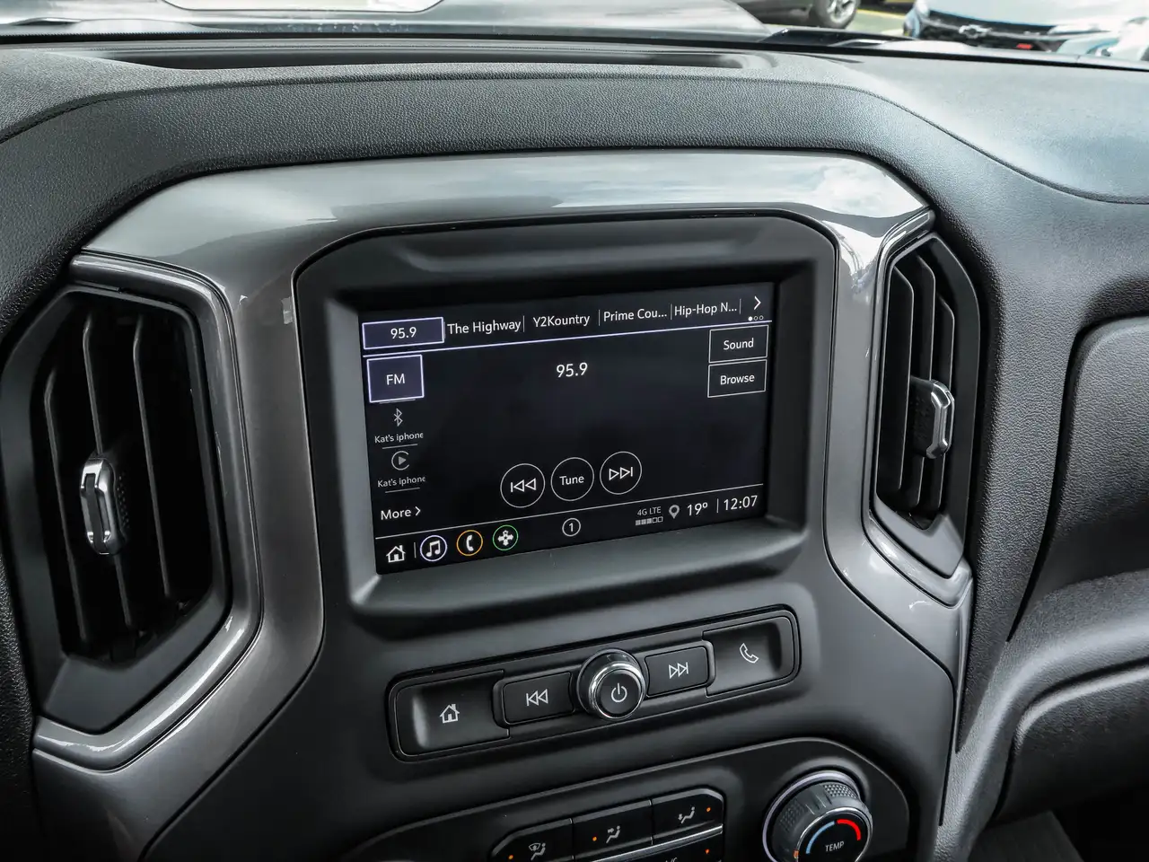 Chevrolet Silverado 1500 снимка Chevrolet Silverado 1500