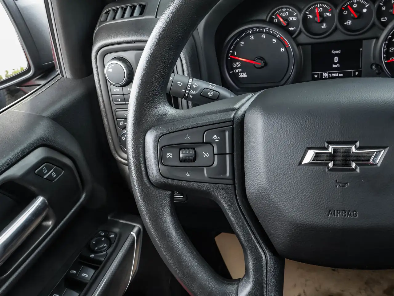 Chevrolet Silverado 1500 снимка Chevrolet Silverado 1500