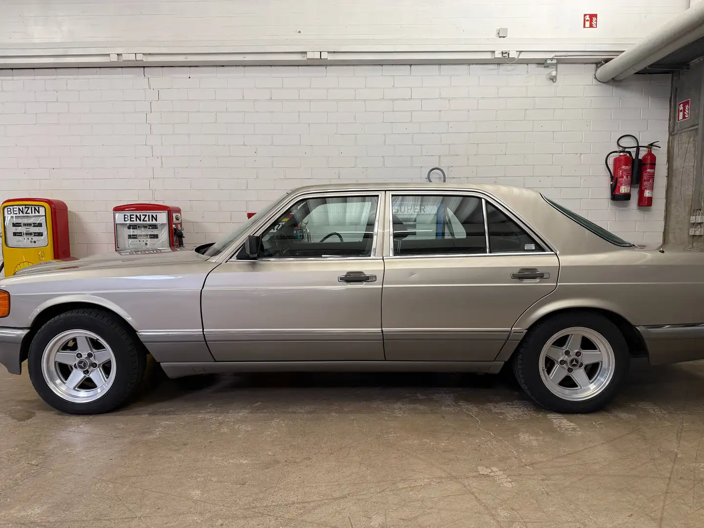 Mercedes-Benz 500 500 SE Grau - 1